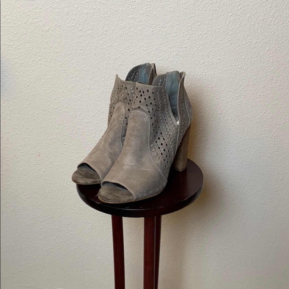 Carlos Santana Ankle Booties Size 9